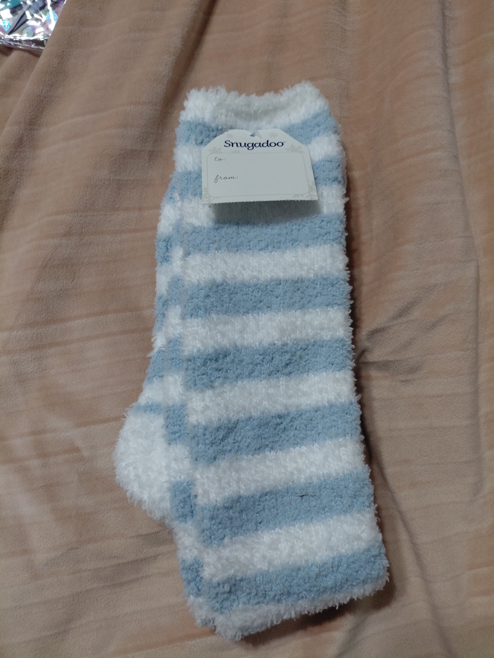 Snugadoo Women’s Plush Crew Socks - Light Blue & White Stripe